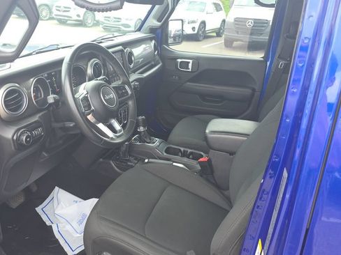 Used 2018 Jeep Wrangler Unlimited Sahara AWD/4WD image 22