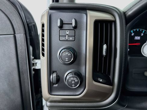 Used 2017 GMC Sierra 2500 Denali w/ Duramax Plus Package AWD/4WD image 17