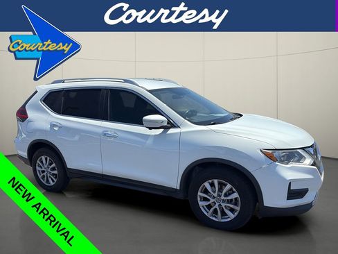 Used 2018 Nissan Rogue SV FWD image 1