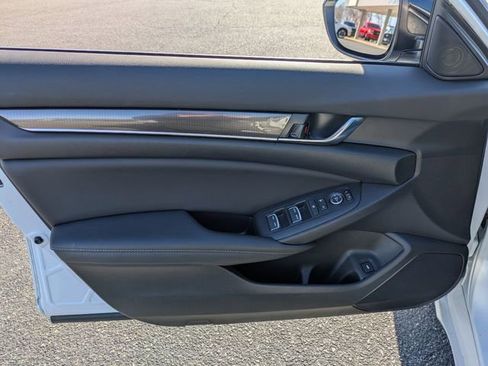 Used 2022 Honda Accord Sport image 12