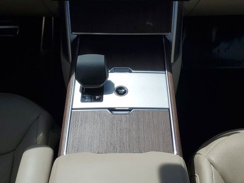 Certified 2024 Land Rover Range Rover SE AWD/4WD image 26