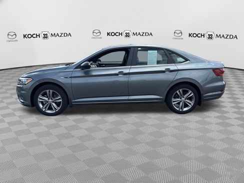 Used 2019 Volkswagen Jetta R-Line w/ R-Line Cold Weather Package FWD image 4