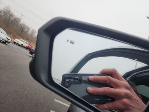 Used 2023 GMC Terrain SLT w/ Infotainment Package II image 17