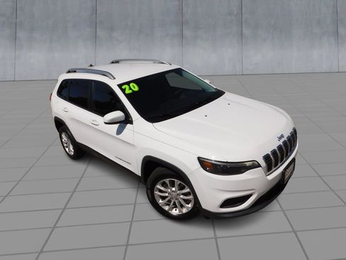Used 2020 Jeep Cherokee Latitude FWD image 2