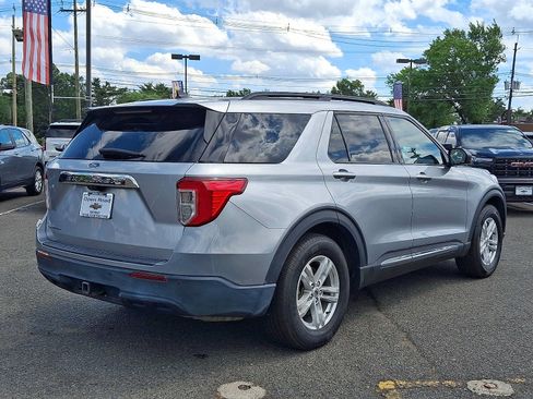 Used 2023 Ford Explorer XLT w/ Class IV Trailer Tow Package RWD image 7