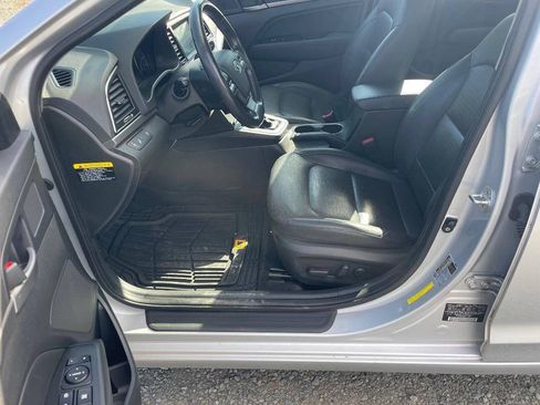 Used 2018 Hyundai Elantra Limited FWD image 10