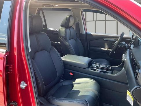 Used 2025 Honda Pilot Touring image 29