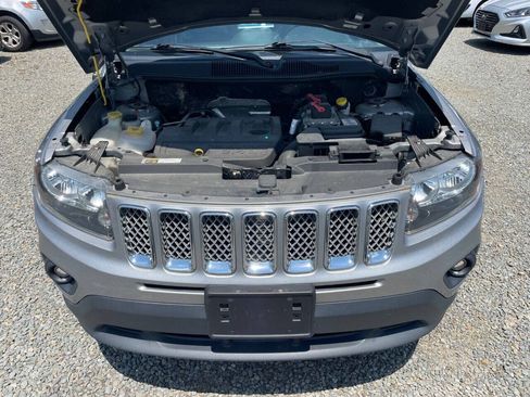 Used 2017 Jeep Compass Latitude AWD/4WD image 24
