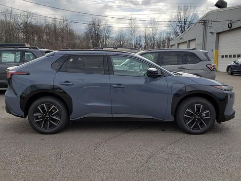 New 2026 Subaru Solterra Premium image 2