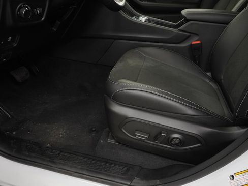 New 2026 Jeep Grand Cherokee Altitude AWD/4WD image 29