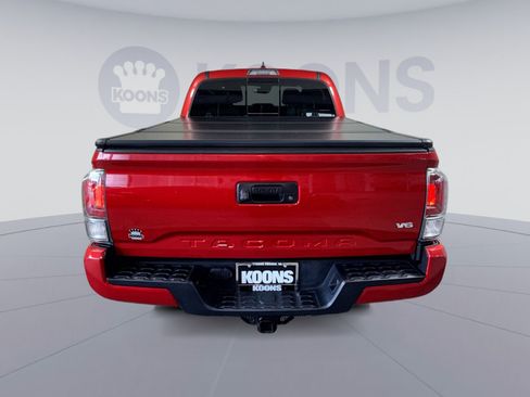 Used 2022 Toyota Tacoma TRD Sport AWD/4WD image 26