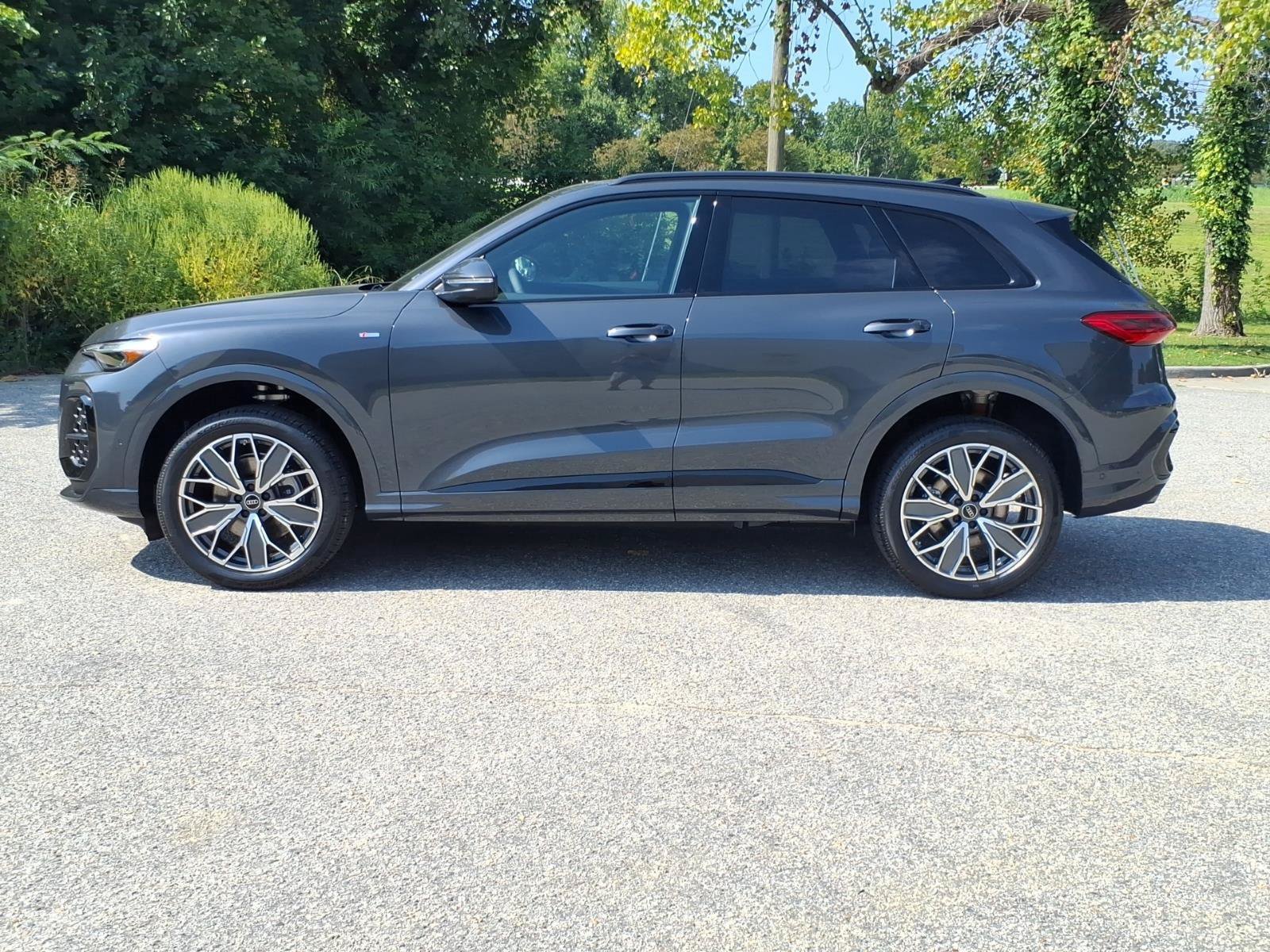 New 2026 Audi Q5 Premium Plus AWD/4WD image 3