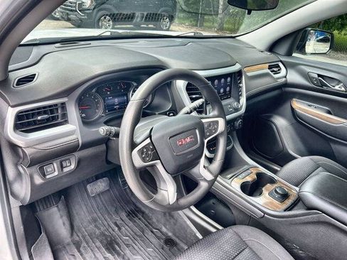 Used 2023 GMC Acadia SLE w/ Elevation Edition FWD image 11