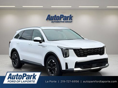 Used 2024 Kia Sorento S FWD image 1
