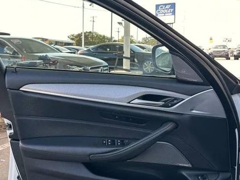 Used 2019 BMW 530i xDrive w/ M Sport Package image 20