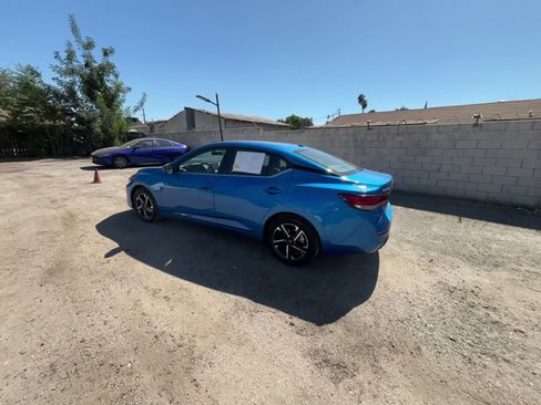 Used 2025 Nissan Sentra SV FWD image 9
