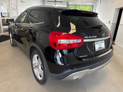 Used 2018 Mercedes-Benz GLA 250 4MATIC image 4
