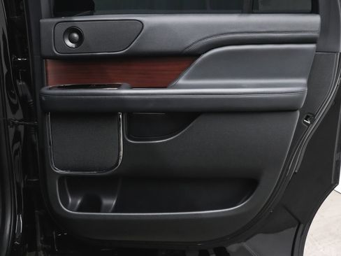 Used 2023 Lincoln Navigator L Reserve image 17