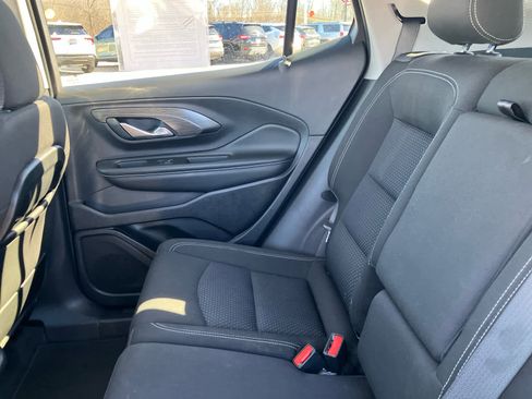 Used 2024 GMC Terrain SLE image 31