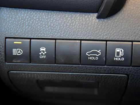 Used 2024 Toyota Camry SE FWD image 29