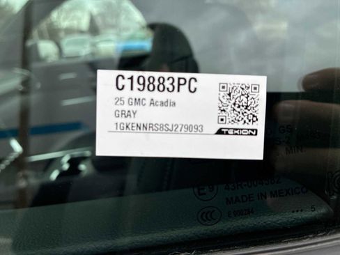 Certified 2025 GMC Acadia Elevation w/ Elevation Premium Package image 34