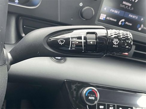 Certified 2025 Hyundai Elantra Sport image 21