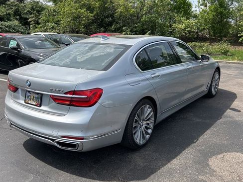Used 2018 BMW 750Li xDrive image 2