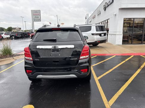 Used 2019 Chevrolet Trax Premier w/ LPO, Cargo Package FWD image 6
