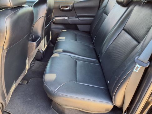 Certified 2023 Toyota Tacoma Limited w/ Nightshade Package image 9