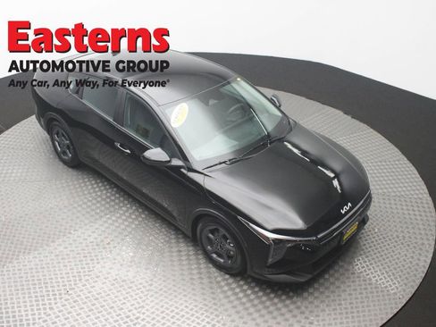 Used 2025 Kia K4 LXS image 3