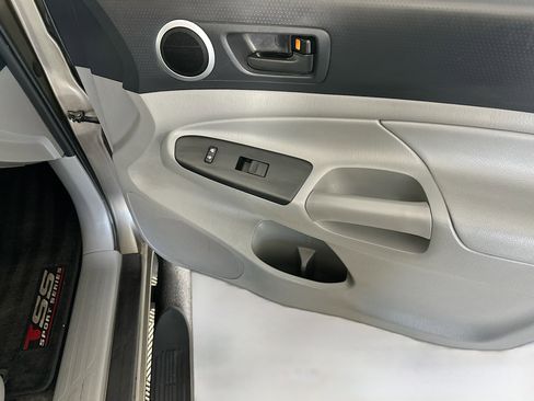 Used 2013 Toyota Tacoma PreRunner w/ SR5 Pkg image 28