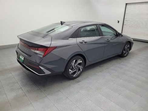 Used 2025 Hyundai Elantra SEL FWD image 10