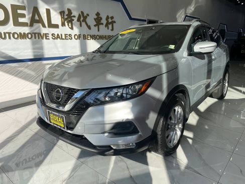 Used 2020 Nissan Rogue Sport SV AWD/4WD image 3