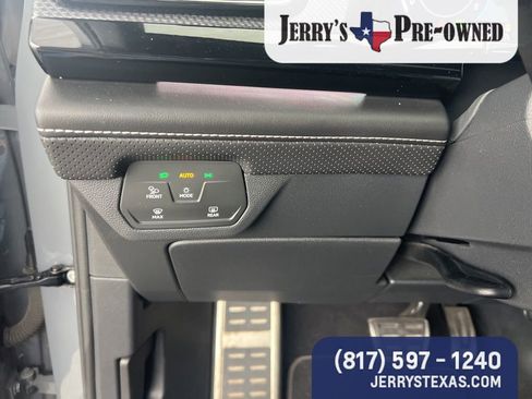 Used 2024 Volkswagen Atlas Cross Sport SEL Premium R-Line AWD/4WD image 13