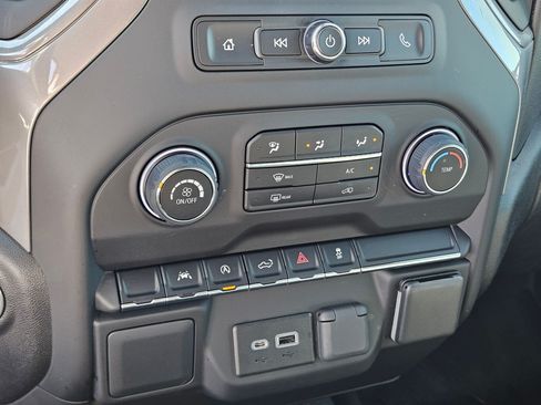 Used 2022 Chevrolet Silverado 1500 Custom AWD/4WD image 24