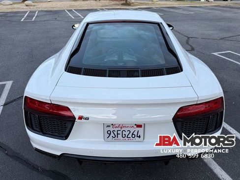 Used 2018 Audi R8 V10 w/ Carbon Exterior Package image 31