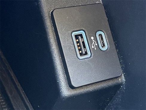 Used 2024 Ford Edge Titanium image 21