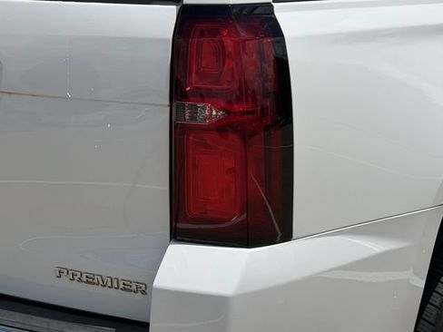 Used 2020 Chevrolet Tahoe Premier w/ Premier 6.2L Value Package AWD/4WD image 7