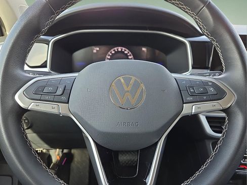 Used 2025 Volkswagen Taos SE FWD image 24
