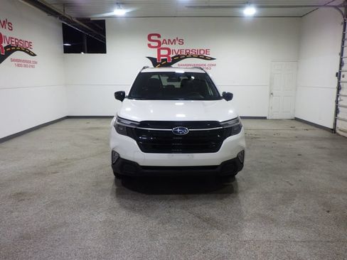 Used 2025 Subaru Forester Touring w/ Protection Package (1PH) AWD/4WD image 6