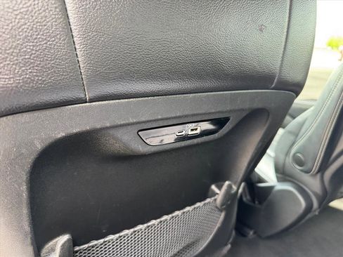 Used 2022 Chrysler Pacifica Touring-L FWD image 12