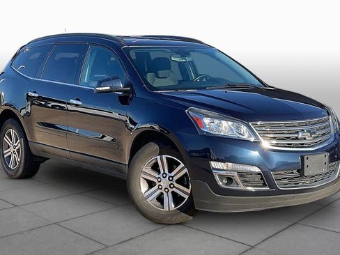 Used 2017 Chevrolet Traverse LT FWD image 4