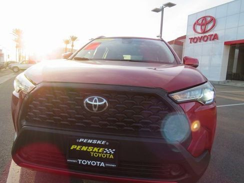 Used 2022 Toyota Corolla Cross LE w/ Moonroof Package image 5