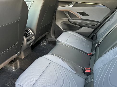 New 2026 Volkswagen Tiguan SE FWD image 12
