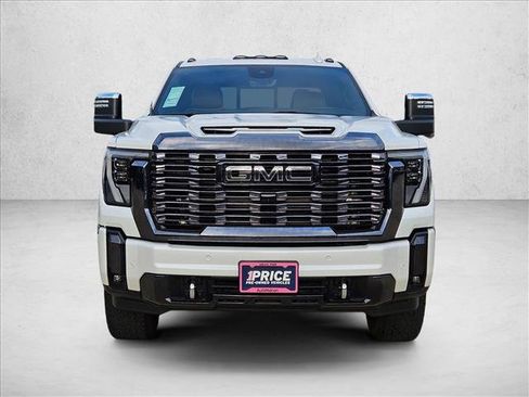 Used 2024 GMC Sierra 2500 Denali Ultimate AWD/4WD image 2