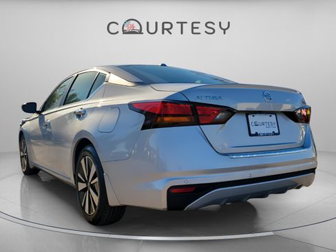 Certified 2021 Nissan Altima 2.5 SV image 5