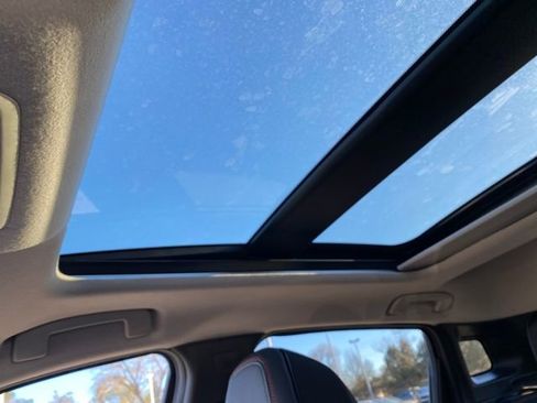 New 2026 Nissan Kicks SR image 26