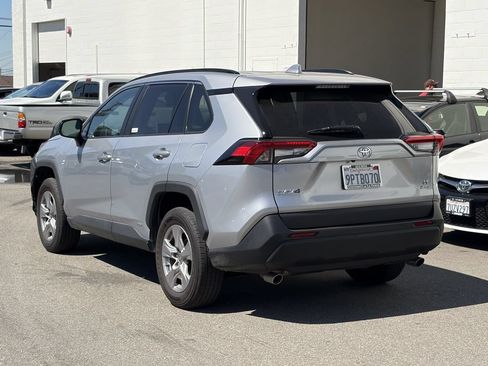 Certified 2025 Toyota RAV4 LE AWD/4WD image 4