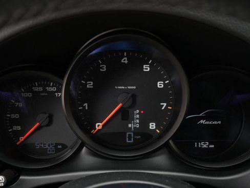 Used 2020 Porsche Macan image 45