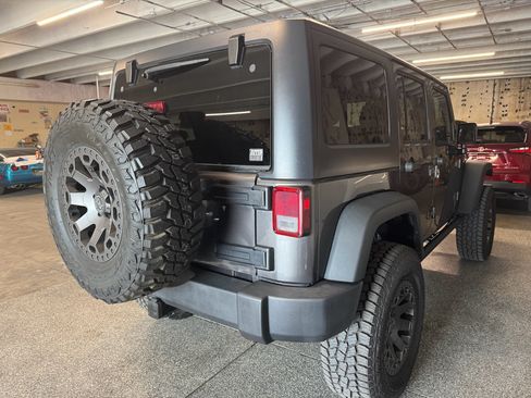 Used 2016 Jeep Wrangler Unlimited Rubicon w/ Connectivity Group AWD/4WD image 7